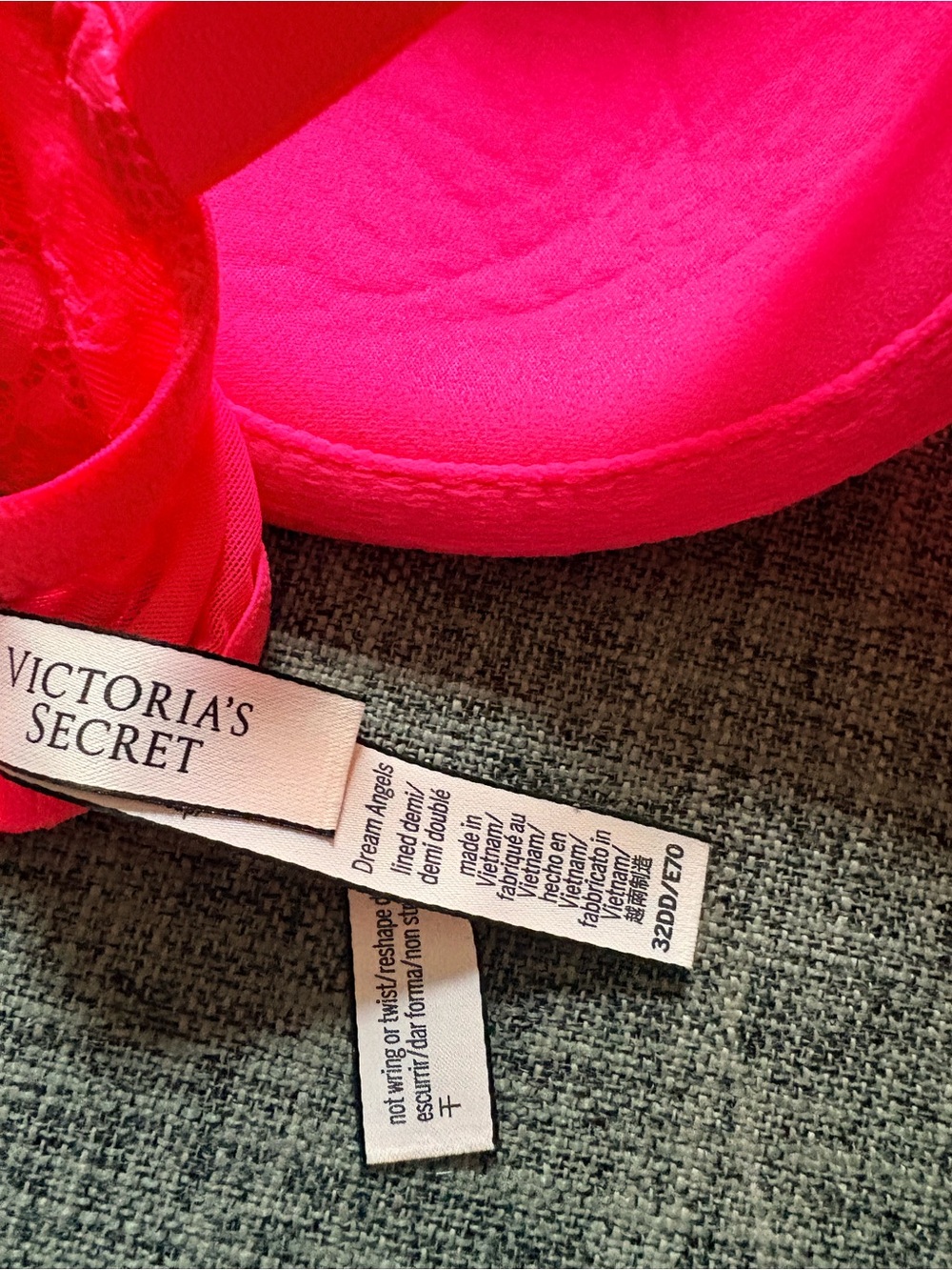 Victoria’s Secret 32DD Hot Pink Lace Lined Demi Bra Coquette Romantic Lingerie - Picture 6 of 8